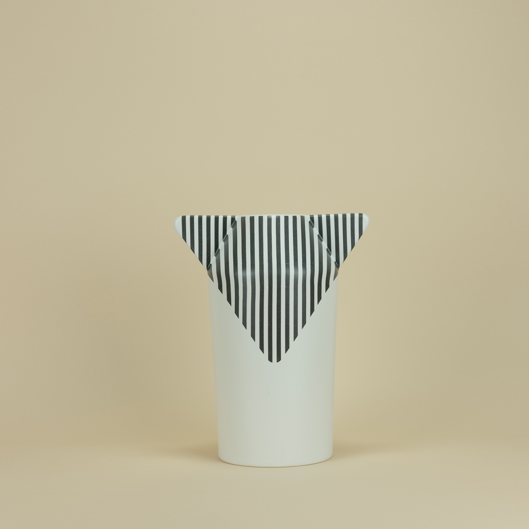 ILLUSION vases
