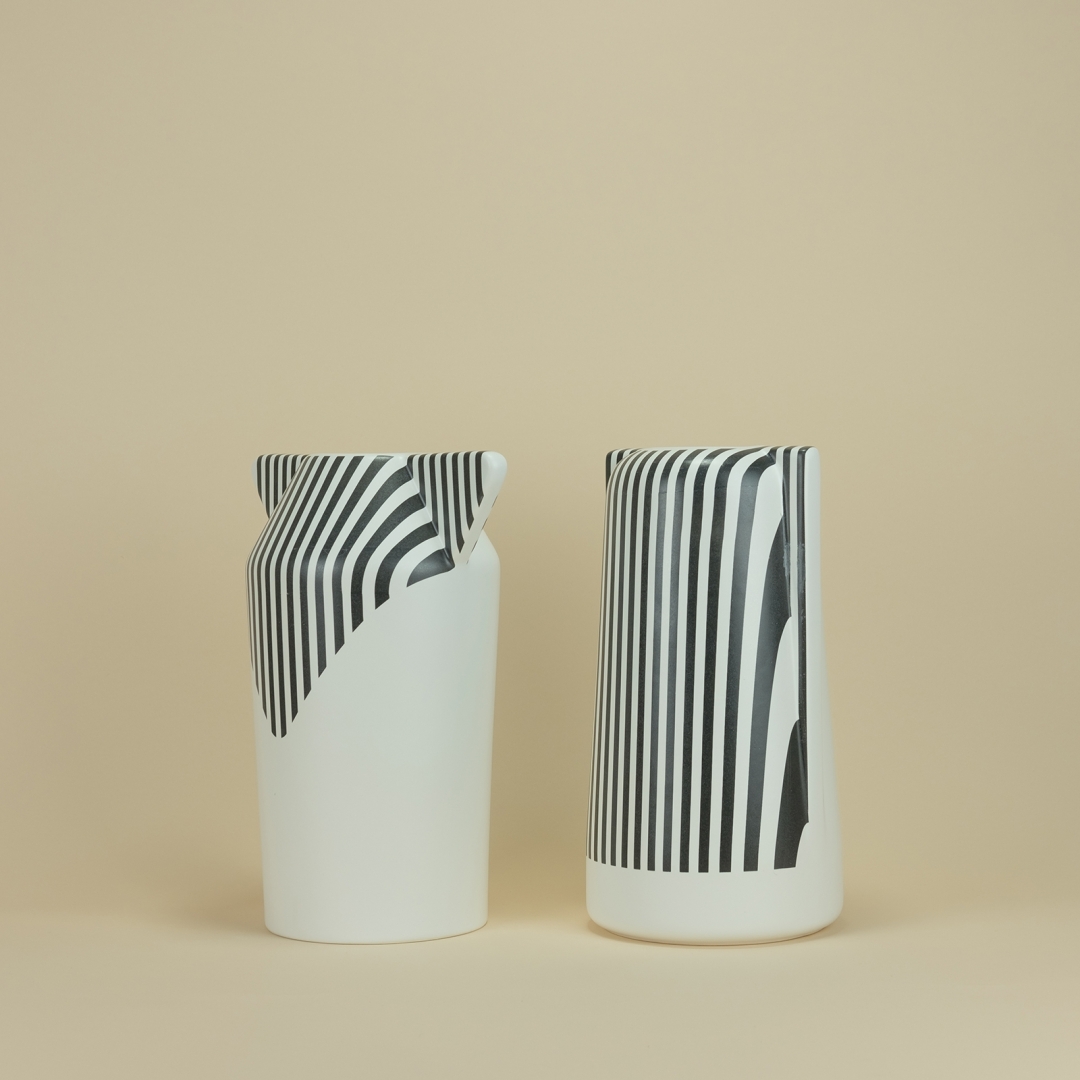 ILLUSION vases